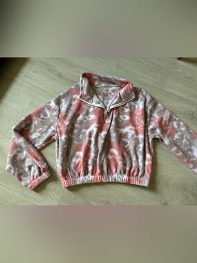 SO Tie-Dye Pullover